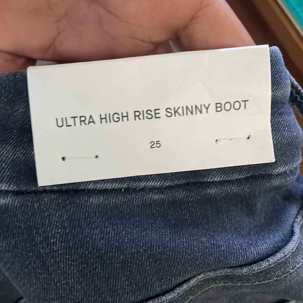 NWT 7 For All Mankind Ultra High Rise Skinny
Boot No Filter Edelweiss size 25 - Picture 7 of 11